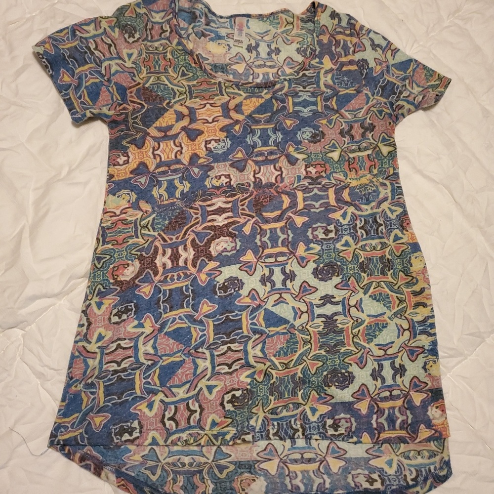 LulaRoe Classic Tee Small